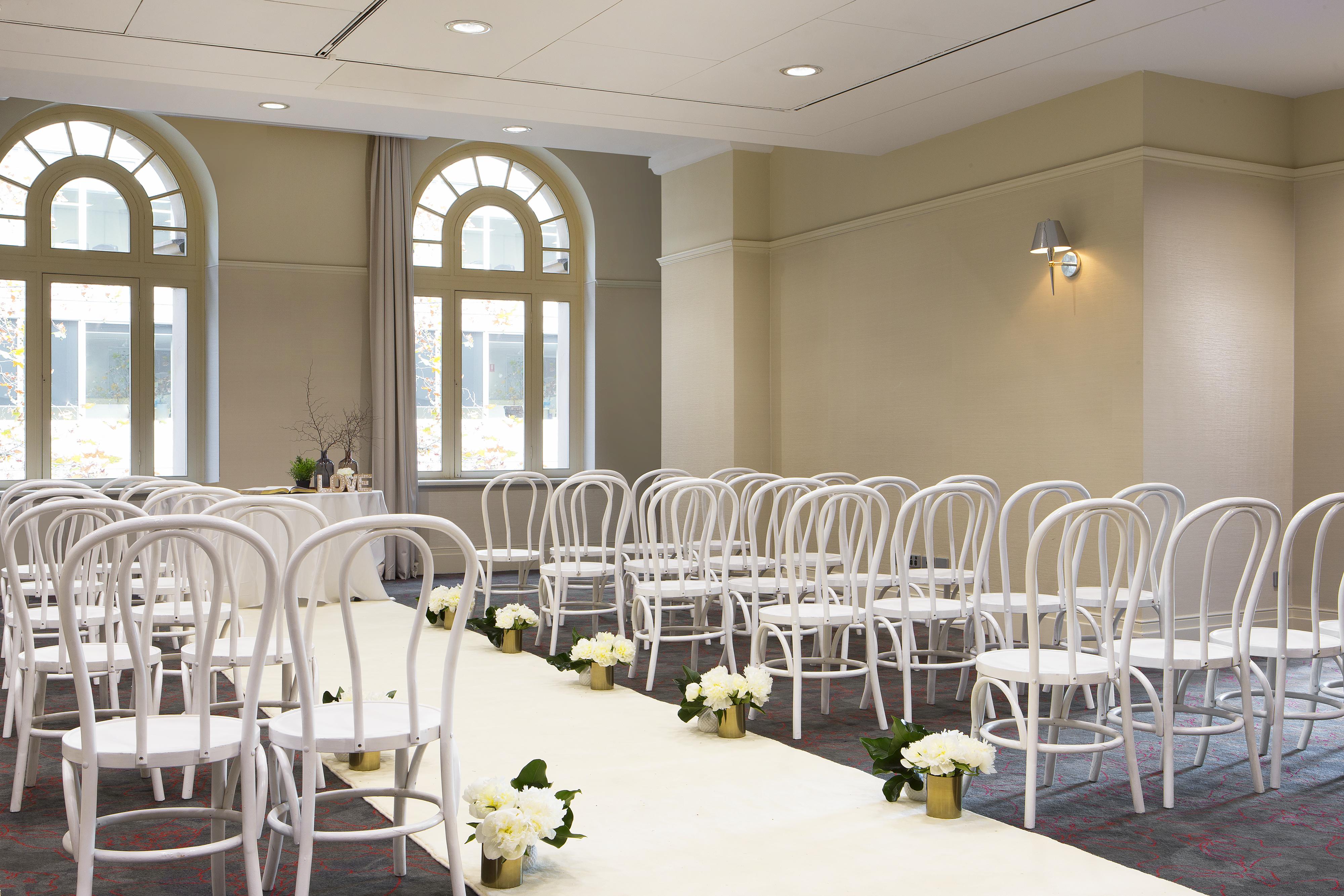Sydney Harbour Marriott Hotel At Circular Quay מראה חיצוני תמונה The Chapel