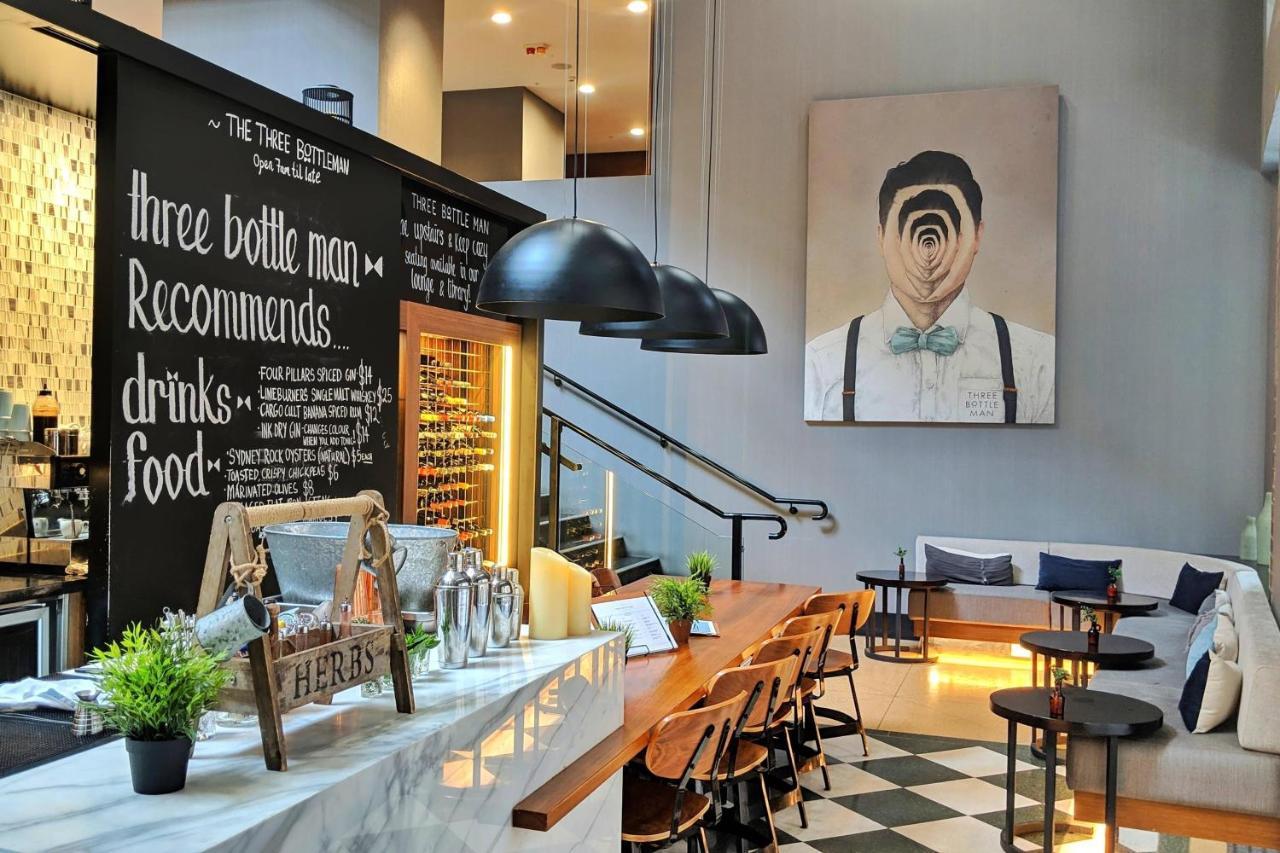 Sydney Harbour Marriott Hotel At Circular Quay מראה חיצוני תמונה The interior of Three Little Pigs